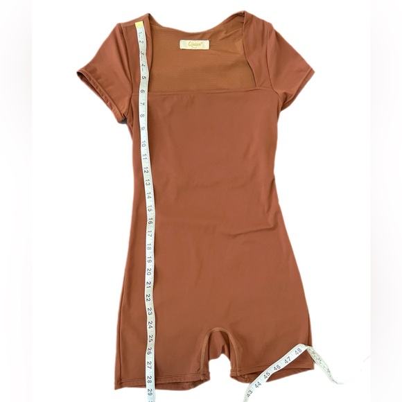 Women's Square Neck Short Sleeve Romper - Picture 5 of 8